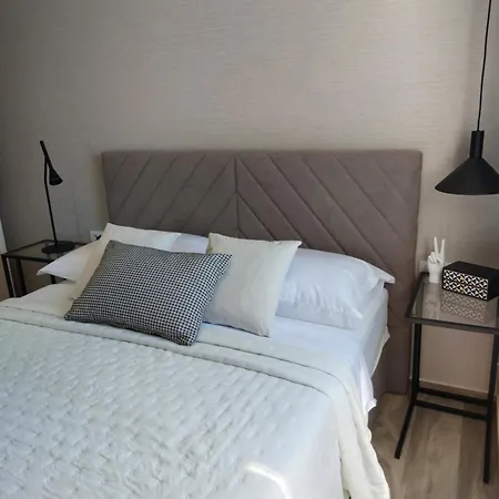 Luna Apartment *