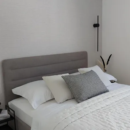 Luna Apartment *