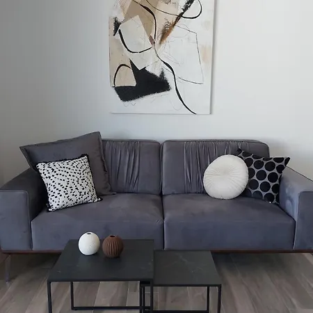 Luna Apartment *