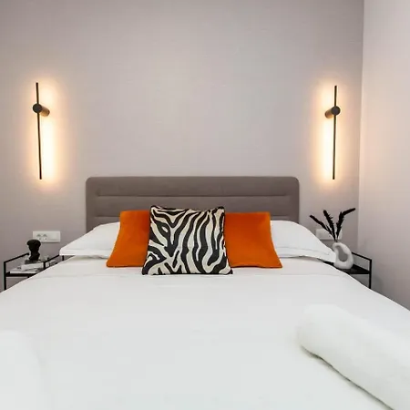 Luna Apartment *